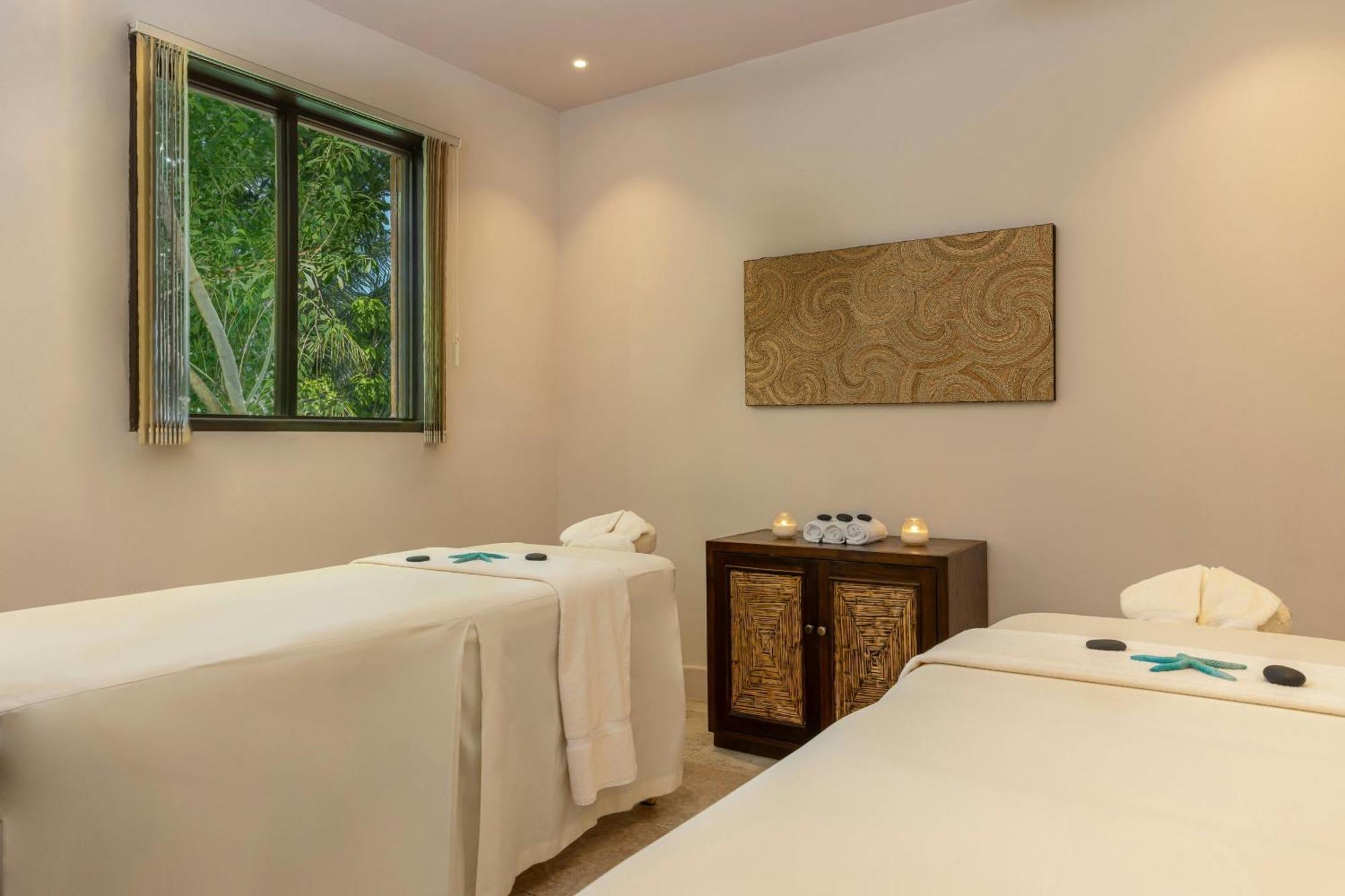 Waves Resort & Spa, Barbados, An Autograph Collection All-Inclusive Resort Saint James Exterior foto